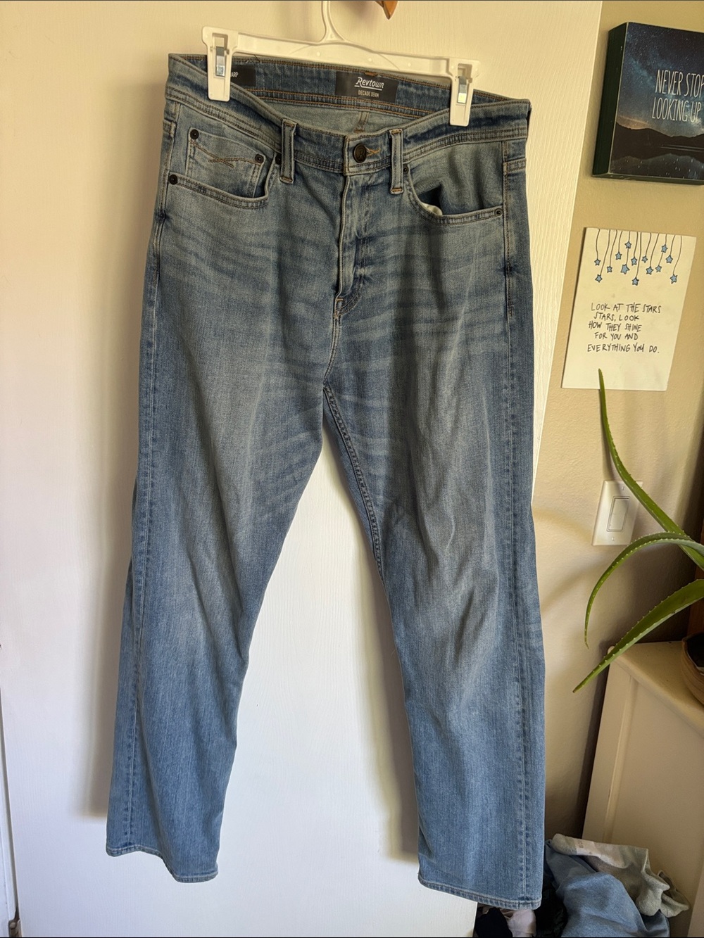 Men's Straight Jeans in Light Blue - Classic Everyday Fit